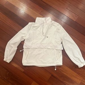 Lululemon women’s windbreaker